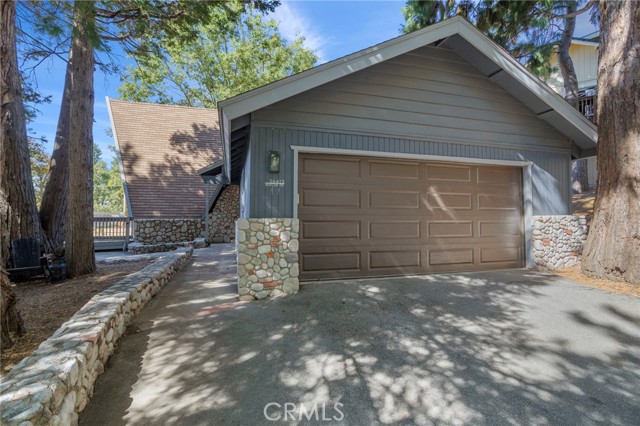 Detail Gallery Image 4 of 40 For 26413 Apache Trl, Rimforest,  CA 92378 - 2 Beds | 1 Baths