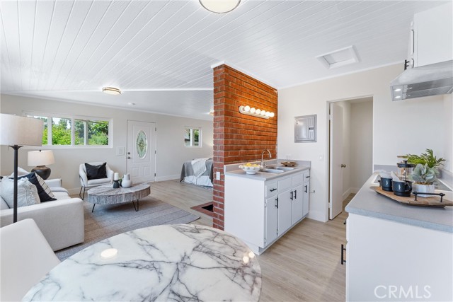 1929 Dorothea Road, La Habra Heights CA: https://media.crmls.org/medias/94dc8628-d7a4-48ef-b62c-0ad0e7a35463.jpg