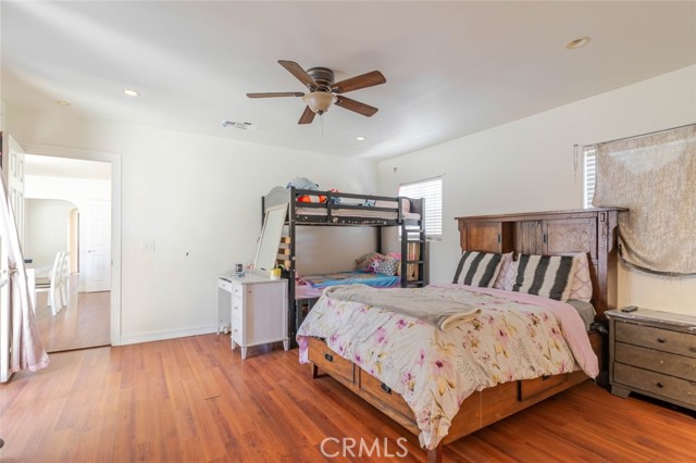 Detail Gallery Image 18 of 39 For 731 & 733 N. Alexander St, San Fernando,  CA 91340 - 5 Beds | 3 Baths