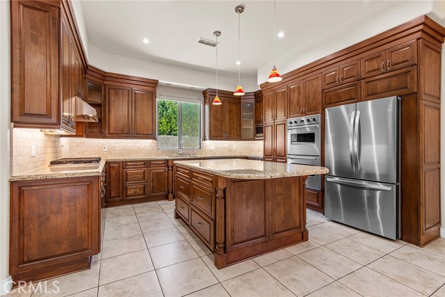 18267 Valley Vista Boulevard, Tarzana CA: https://media.crmls.org/medias/94dd6777-0566-4ca9-8c0d-707f7be277e2.jpg