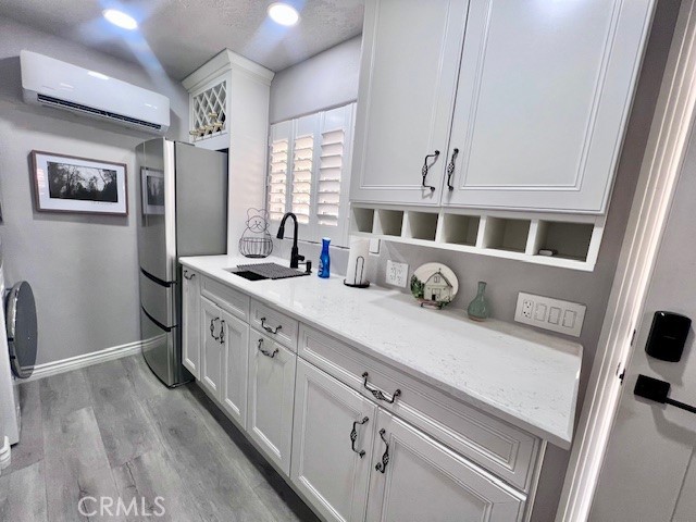 11594 Wedgewood Drive, Apple Valley CA: https://media.crmls.org/medias/94dd9afe-65fd-479e-915c-96c644b45a36.jpg