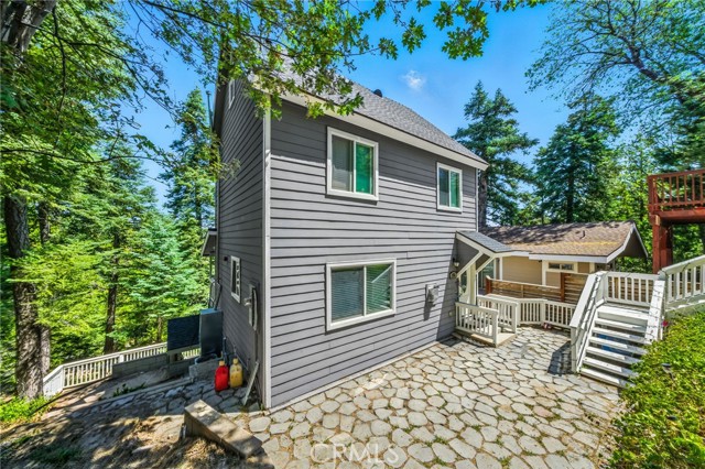 Detail Gallery Image 2 of 19 For 576 Rose Ln, Twin Peaks,  CA 92391 - 3 Beds | 3 Baths