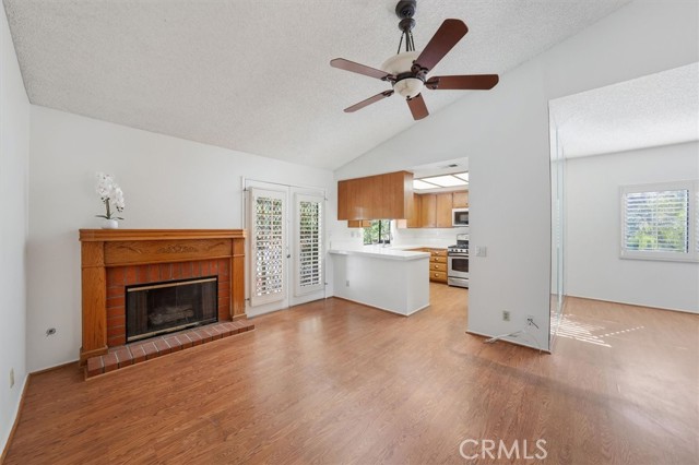 Detail Gallery Image 10 of 37 For 26389 Rainbow Glen Dr, Newhall,  CA 91321 - 2 Beds | 2 Baths