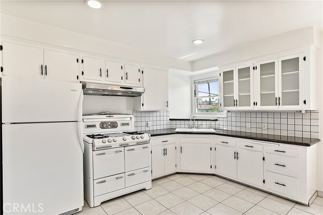 Detail Gallery Image 9 of 21 For 1745 N Mariposa Ave #6,  Los Angeles,  CA 90027 - 2 Beds | 1 Baths