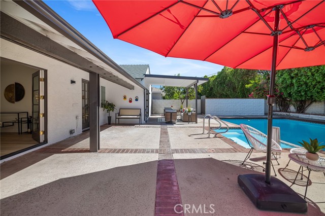 10217 Lemona Avenue, Mission Hills (San Fernando) CA: https://media.crmls.org/medias/94e0629e-2e38-4e97-9fec-0ff575ce7a9d.jpg
