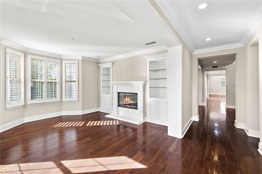 MLS #OC25270538 image #5