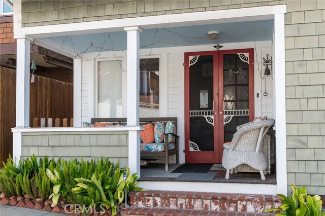 Detail Gallery Image 5 of 39 For 220 29th St, Hermosa Beach,  CA 90254 - 4 Beds | 2 Baths