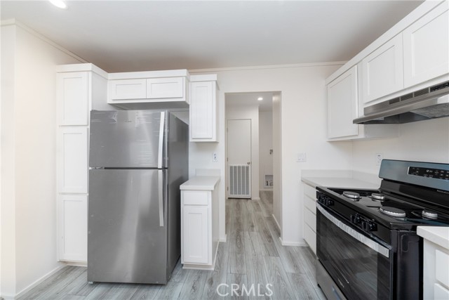 1560 Massachussetts Avenue, Riverside CA: https://media.crmls.org/medias/94e0ee38-f858-478a-a16a-e9aa61a4f689.jpg