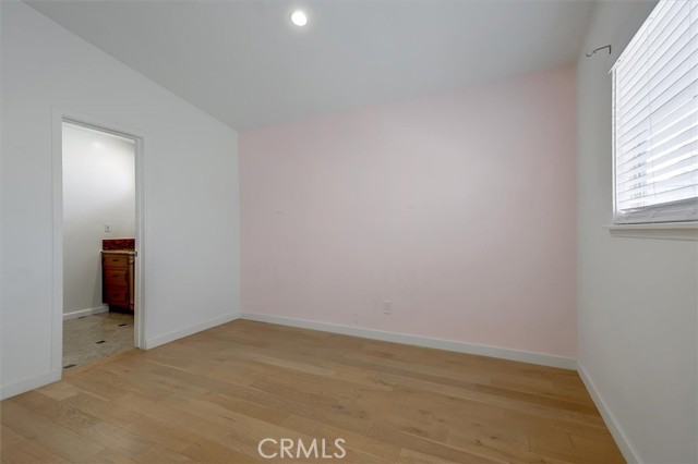 Detail Gallery Image 44 of 66 For 24216 Calvert St, Woodland Hills,  CA 91367 - 5 Beds | 3/1 Baths