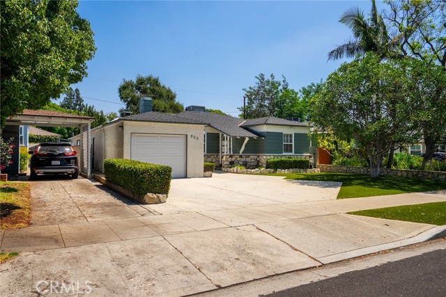 Detail Gallery Image 3 of 44 For 900 N California St, Burbank,  CA 91505 - 3 Beds | 2 Baths