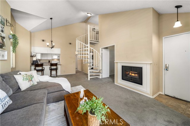 Detail Gallery Image 4 of 21 For 26972 Flo Ln #306,  Canyon Country,  CA 91351 - 3 Beds | 2 Baths