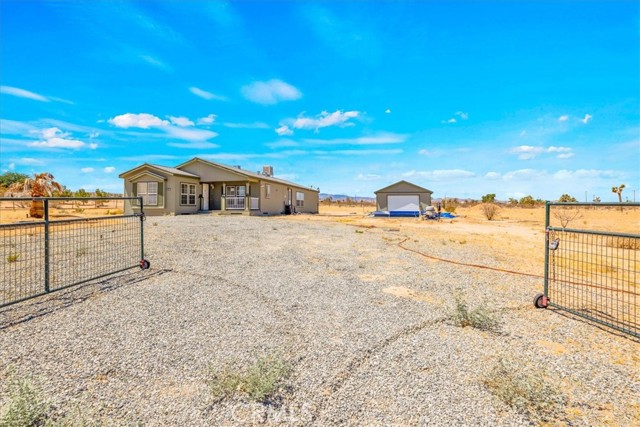 Detail Gallery Image 2 of 52 For 816 Gerber Ave, Landers,  CA 92285 - 3 Beds | 2 Baths