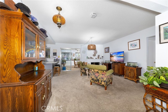 Image 14 of 50 For 41825 Thornton Avenue