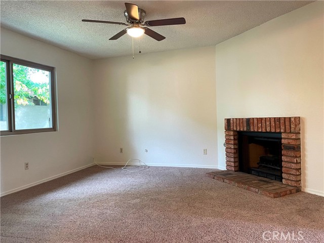 1077 Santo Antonio S Drive, Colton CA: https://media.crmls.org/medias/94e5588d-0be0-49a1-a0a0-9ee74acf70fe.jpg