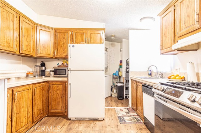 Detail Gallery Image 14 of 55 For 14411 Palmdale Rd #64,  Victorville,  CA 92392 - 3 Beds | 2 Baths