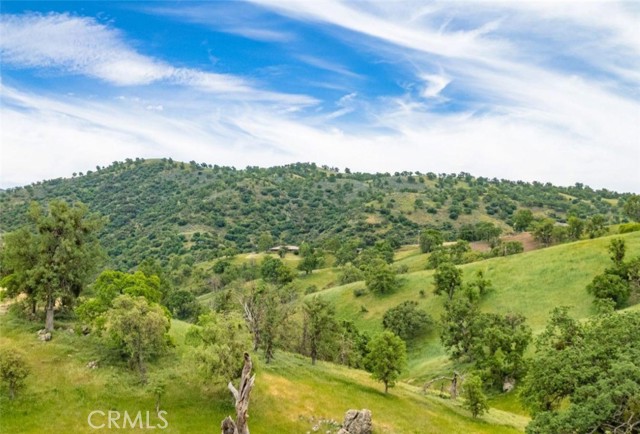 Detail Gallery Image 2 of 10 For 29300 Horsethief Dr, Tehachapi,  CA 93561 - 3 Beds | 2 Baths