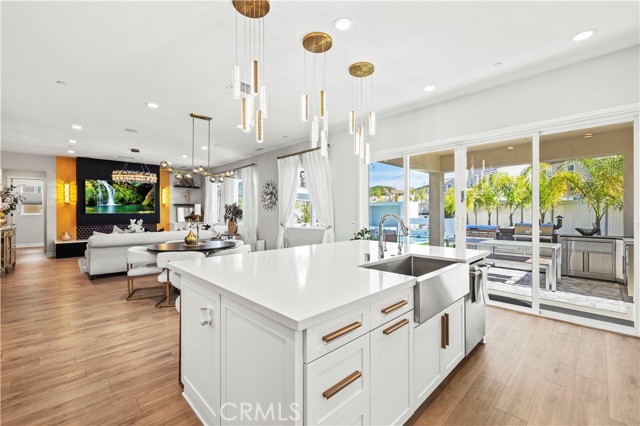 Detail Gallery Image 13 of 57 For 28618 Bloom, Saugus,  CA 91350 - 5 Beds | 4/1 Baths