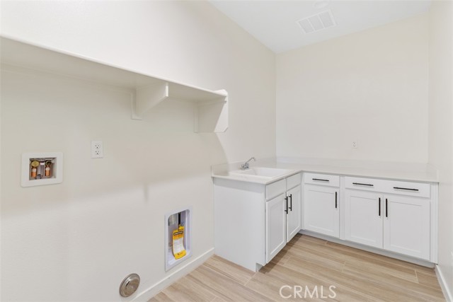 Detail Gallery Image 24 of 41 For 29120 Tanoak, Lake Elsinore,  CA 92530 - 4 Beds | 2/1 Baths