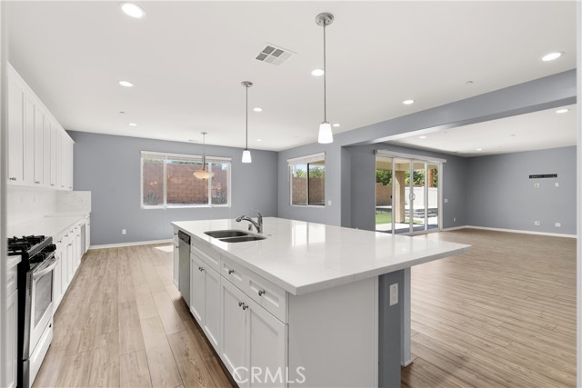 Detail Gallery Image 12 of 48 For 41719 Wayladn Ct, Lancaster,  CA 93536 - 4 Beds | 4 Baths