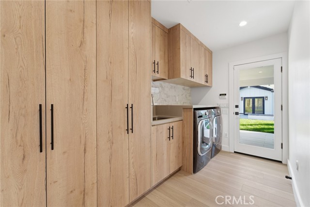 Detail Gallery Image 24 of 48 For 19510 Merridy, Northridge,  CA 91324 - 6 Beds | 6/1 Baths