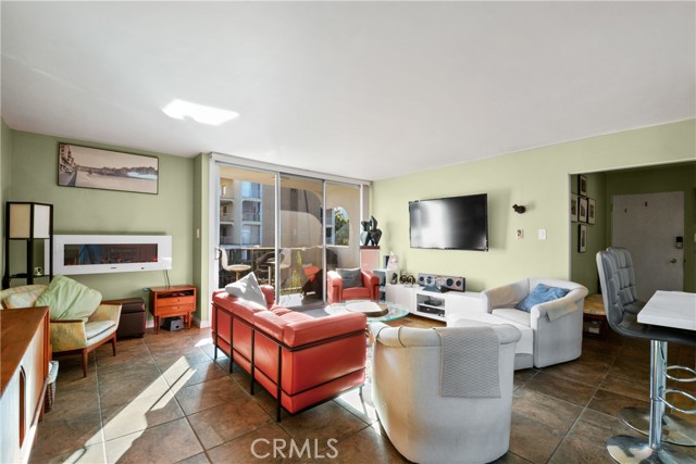 Detail Gallery Image 11 of 30 For 2101 E 2nd St #305,  Long Beach,  CA 90803 - 2 Beds | 2 Baths