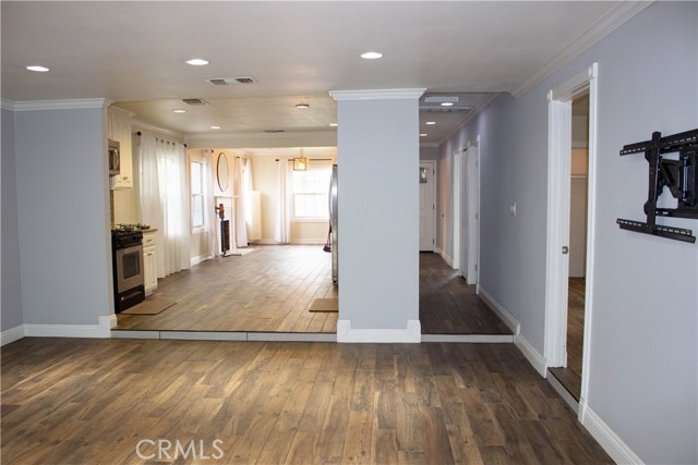 8328 Elmont Avenue, Pico Rivera CA: https://media.crmls.org/medias/94eb0070-3d69-4a4d-b359-0df0e0b1425b.jpg