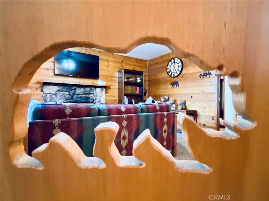 https://media.crmls.org/medias/94eb74e7-f53b-43ab-a405-d5e1dfe19774.jpg?preset=X-Large