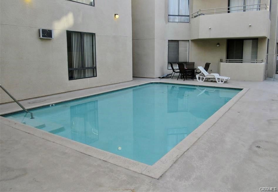 Detail Gallery Image 15 of 17 For 13920 Moorpark St #204,  Sherman Oaks,  CA 91423 - 3 Beds | 2 Baths