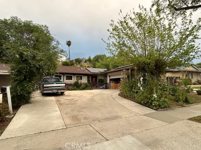 Detail Gallery Image 5 of 26 For 27135 Cabrera, Saugus,  CA 91350 - 4 Beds | 2 Baths