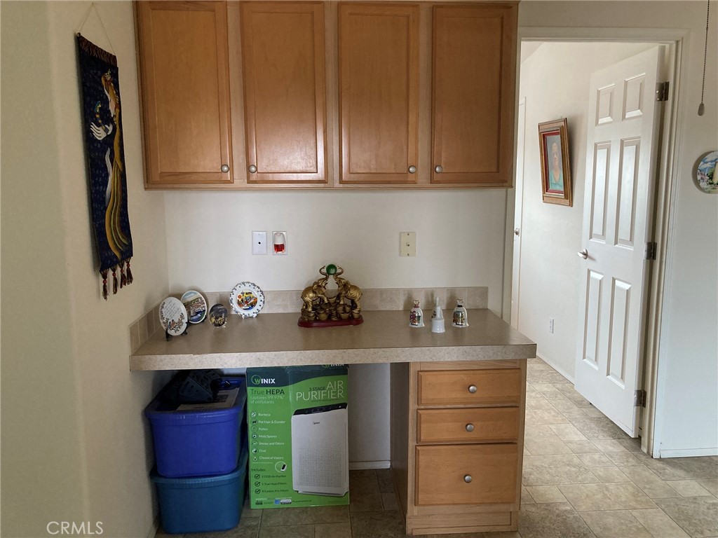 https://media.crmls.org/medias/94ee41b0-2174-4d1a-a1cf-fe057860c869.jpg?preset=X-Large