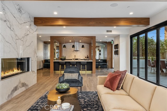 Detail Gallery Image 16 of 34 For 1333 S Orange Grove Ave #109,  Los Angeles,  CA 90019 - 2 Beds | 2 Baths