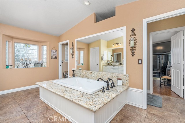 Detail Gallery Image 26 of 73 For 12325 Stuveling St, Oak Hills,  CA 92344 - 4 Beds | 2 Baths