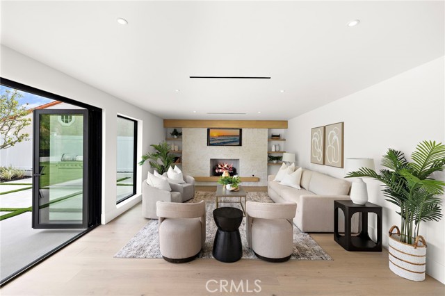 Detail Gallery Image 17 of 44 For 6 Monterey Cir, Corona Del Mar,  CA 92625 - 6 Beds | 4 Baths