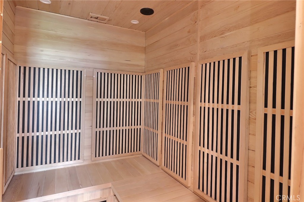 MLS #WS25153368 img 35