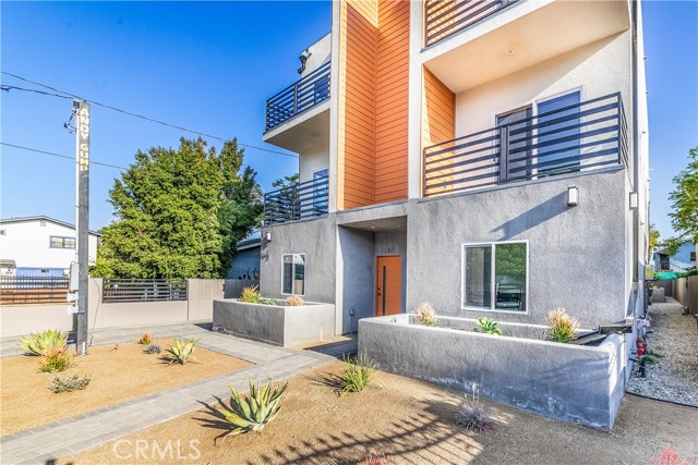 Detail Gallery Image 7 of 18 For 11308 Miranda St, North Hollywood,  CA 91601 - 4 Beds | 4 Baths