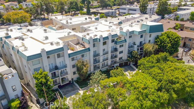 Detail Gallery Image 1 of 43 For 13030 Valleyheart Drive #101,  Studio City,  CA 91604 - 2 Beds | 2/1 Baths