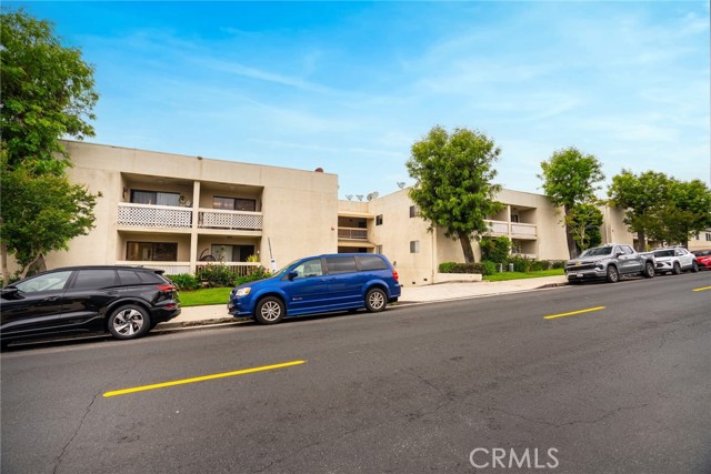 Detail Gallery Image 3 of 33 For 10149 Commerce Ave #8,  Tujunga,  CA 91042 - 2 Beds | 2 Baths