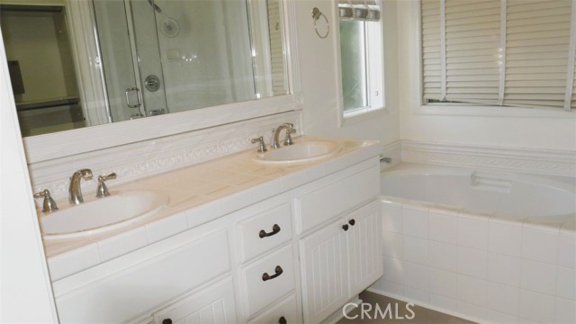 26 Trail Canyon Drive, Aliso Viejo CA: https://media.crmls.org/medias/94f3caf1-cb6b-42d9-84d0-3432d927e875.jpg