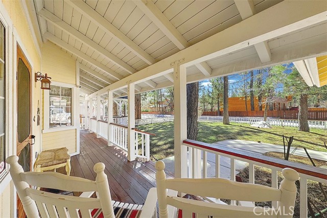 Detail Gallery Image 3 of 61 For 715 E Mountain View Bld, Big Bear City,  CA 92314 - 4 Beds | 3 Baths