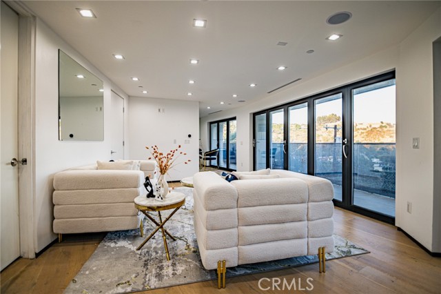 Detail Gallery Image 38 of 42 For 8144 Gould Ave, Los Angeles,  CA 90046 - 4 Beds | 5 Baths