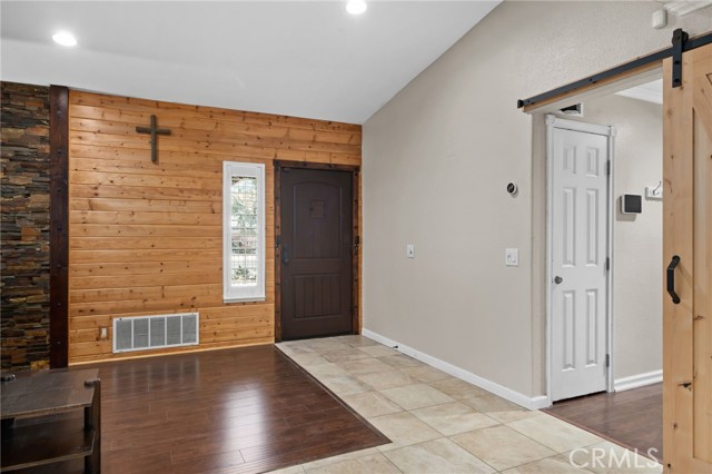 Detail Gallery Image 4 of 27 For 15691 Montgomery, Fontana,  CA 92336 - 3 Beds | 2 Baths