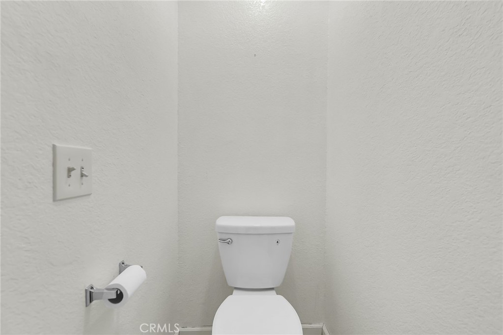 https://media.crmls.org/medias/94f498fb-bb8c-472f-b821-702272d9c83d.jpg?preset=X-Large