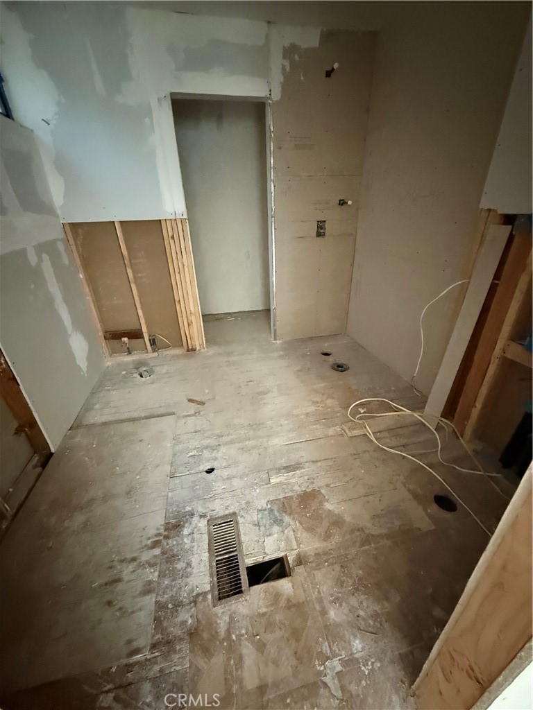 https://media.crmls.org/medias/94f6f1d3-5264-4f22-9d37-513747c922e8.jpg?preset=X-Large