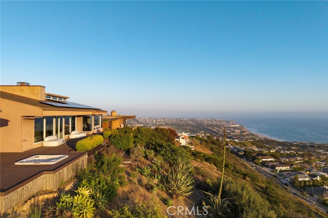 32131 Sea Island Drive, Dana Point CA: https://media.crmls.org/medias/94f7657e-cb1d-48f8-9512-d0d2f5fca9a8.jpg