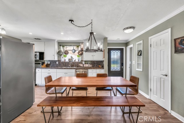 1555 Alexander Street photo 6