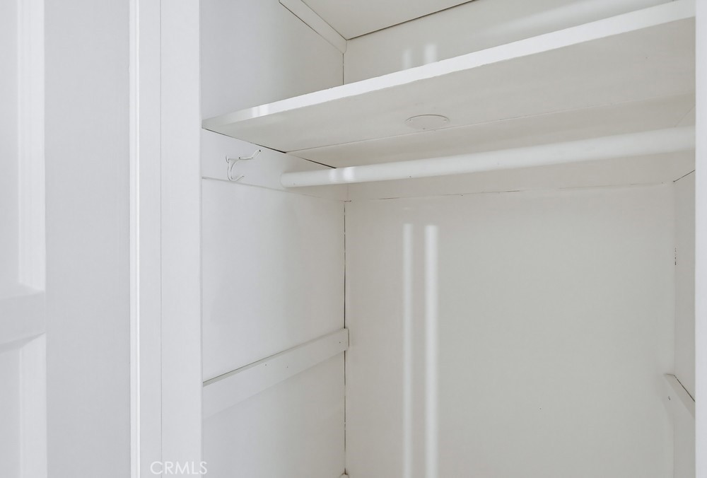 https://media.crmls.org/medias/94f82597-8dbd-44c1-8a2b-144e91a75d20.jpg?preset=X-Large