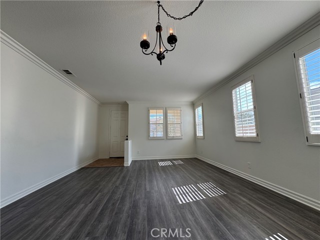 Detail Gallery Image 8 of 40 For 7069 Misty Meadow, Corona,  CA 92880 - 5 Beds | 3 Baths