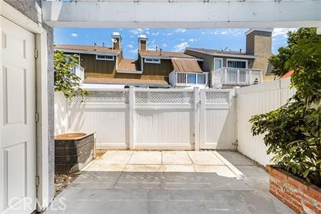 61 Dogwood Lane, Aliso Viejo CA: https://media.crmls.org/medias/94faa7bb-91fa-4b8a-98cf-0c9f437f5184.jpg