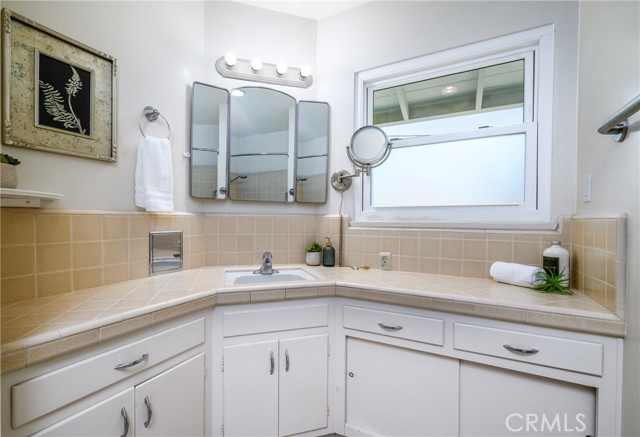 1521 Marendale Lane, Arcadia CA: https://media.crmls.org/medias/94fc1d4b-2170-4926-b285-d6f3e74034d3.jpg