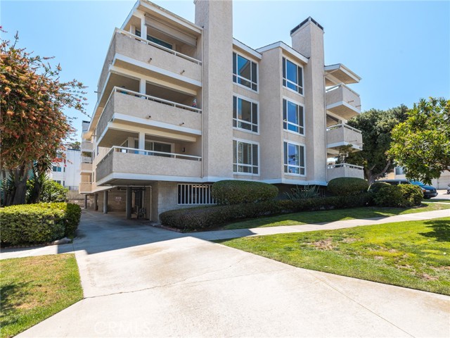 428 Esplanade, Redondo Beach, California 90277, 2 Bedrooms Bedrooms, ,1 BathroomBathrooms,Residential,Sold,Esplanade,SB23119318